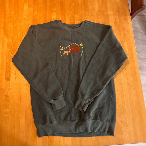 Madi Stitches - Yellowstone National Park Mountain Goat Embroidered Crew - Sz M - Picture 4 of 7